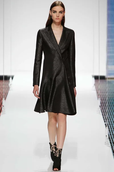 Look 12
